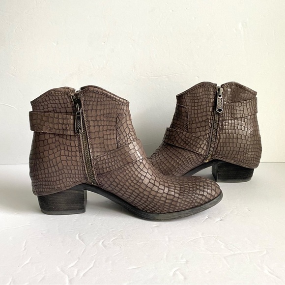 Donald Pliner Dalis Ankle Booties Croc Embossed Gray Leather Boots Womens 8 - Picture 7 of 12